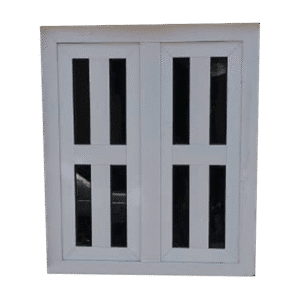 Ventana de dos hojas abatibles fabricada en aluminio blanco con diseño decorativo de franjas verticales en vidrio oscuro. Su estilo contemporáneo proporciona una excelente ventilación y entrada de luz controlada, ideal para espacios residenciales como cocinas, baños o habitaciones con estética moderna.